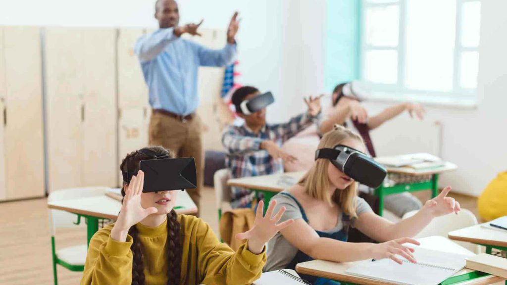 kids learning with virtual reality 